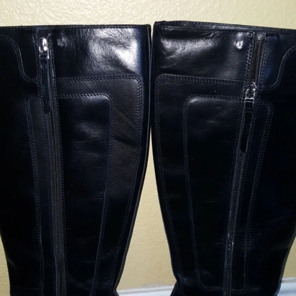 VINCE CAMUTO KYRIA TALL BOOTS
